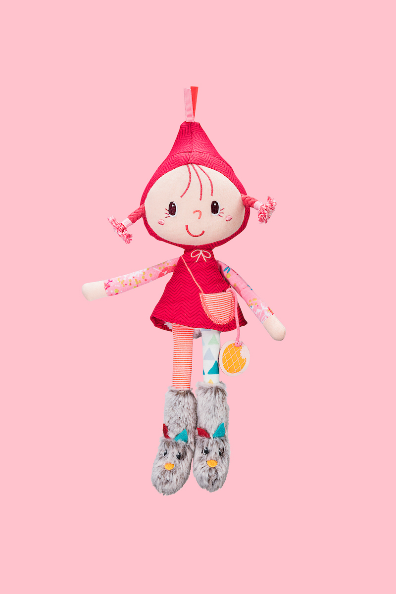 83043_Chaperon_rouge_poupée_biscuit_fond_rose_BD